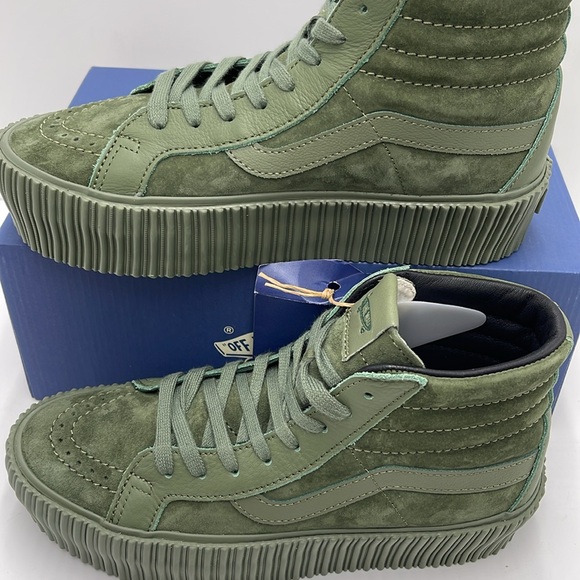 Vans Women’s Sk8-Hi Reissue 3 Platform
Lx Suede/Leather Army
VN000CNFARM
Mono - Picture 2 of 16